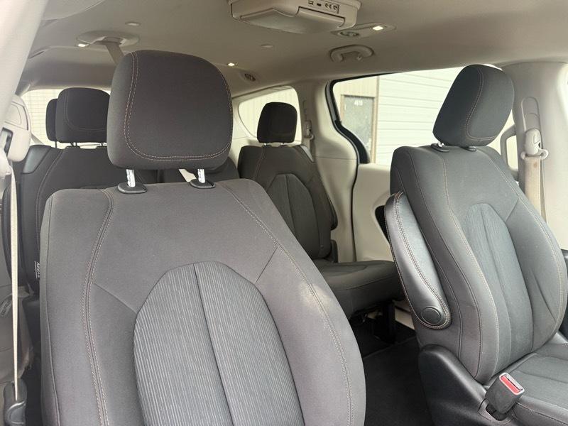 Chrysler Pacifica Touring 2017