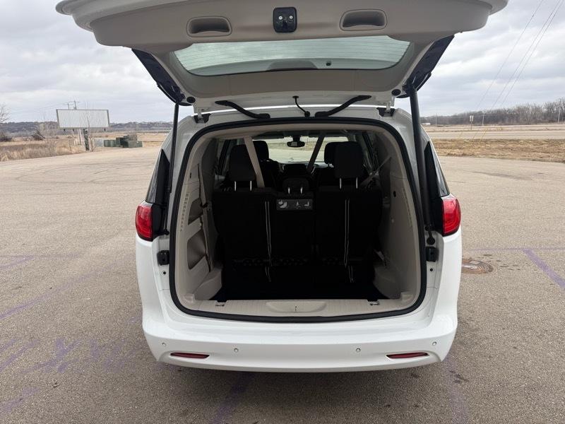 Chrysler Pacifica Touring 2017