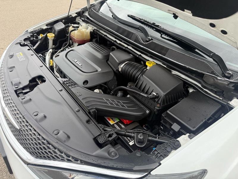 Chrysler Pacifica Touring 2017