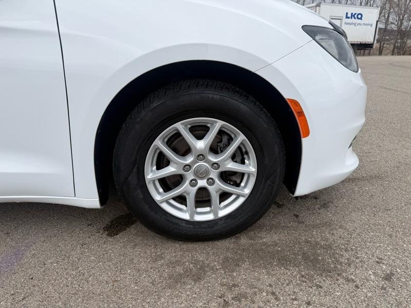 Chrysler Pacifica Touring 2017