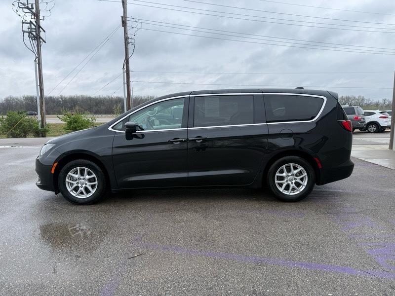 Chrysler Pacifica Touring 2017