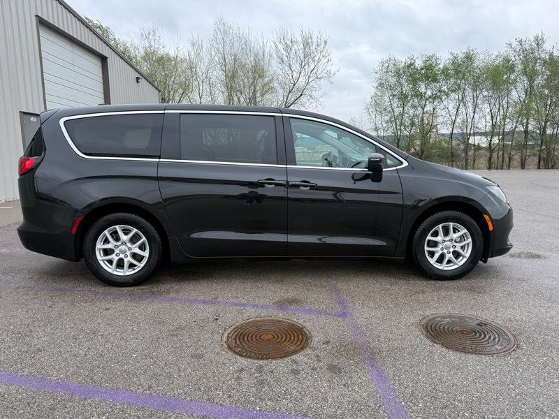 Chrysler Pacifica Touring 2017