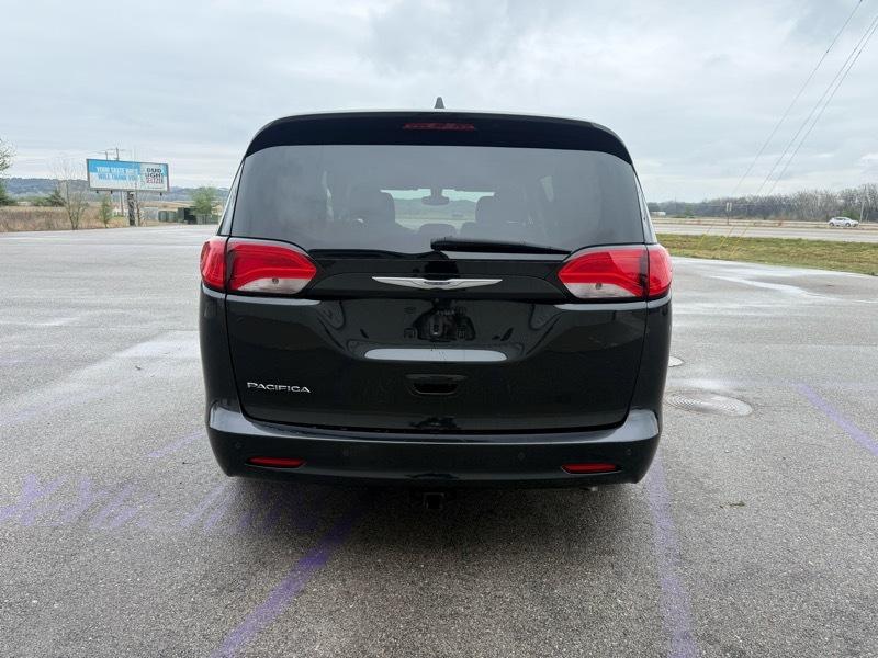 Chrysler Pacifica Touring 2017