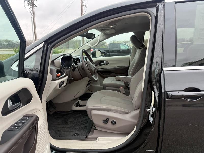 Chrysler Pacifica Touring 2017