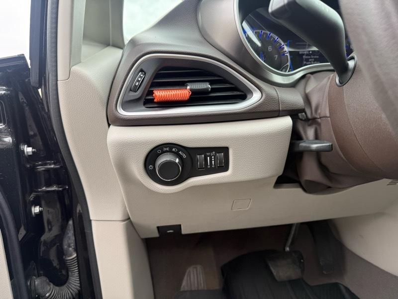 Chrysler Pacifica Touring 2017