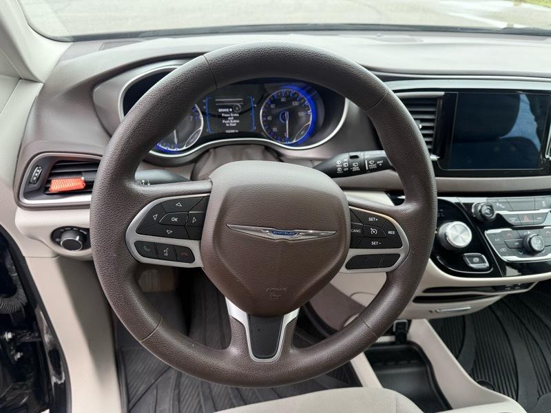 Chrysler Pacifica Touring 2017