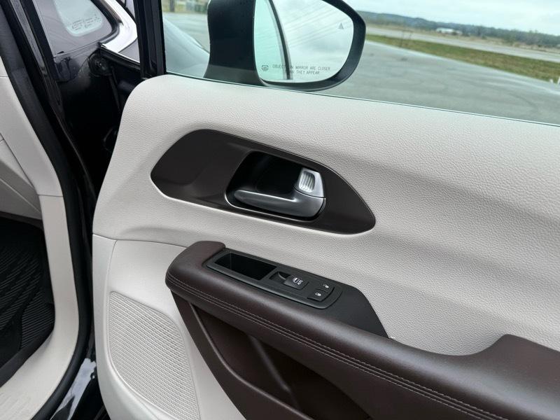 Chrysler Pacifica Touring 2017