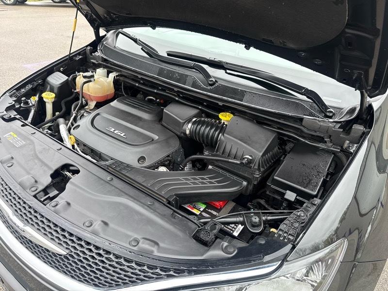 Chrysler Pacifica Touring 2017