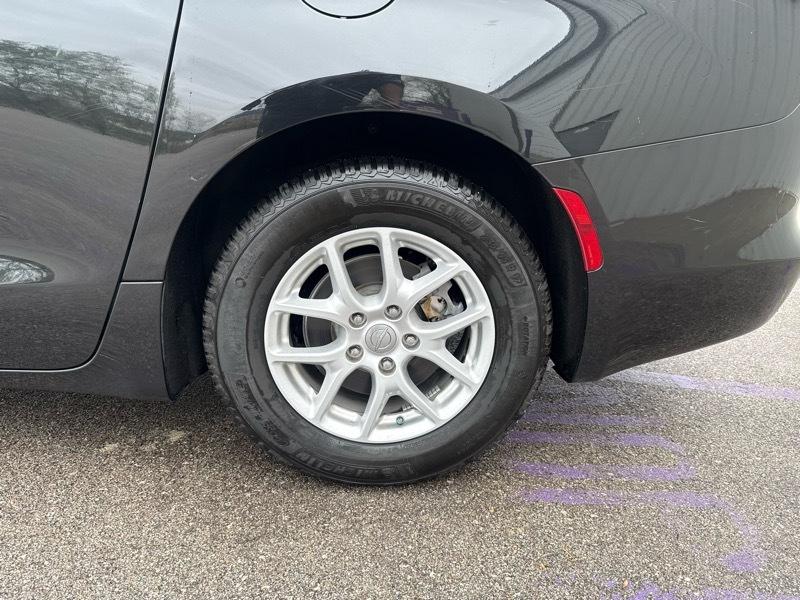 Chrysler Pacifica Touring 2017