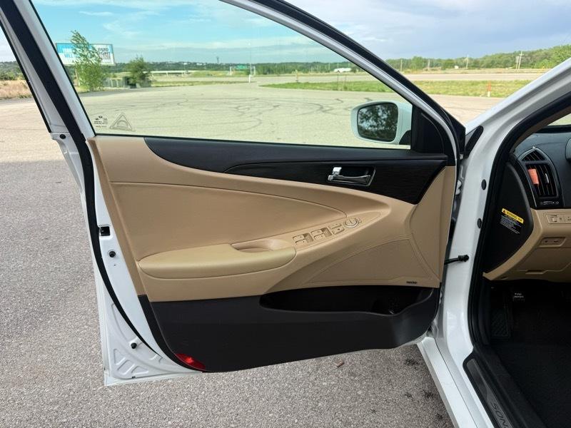 Hyundai Sonata Limited Auto 2012