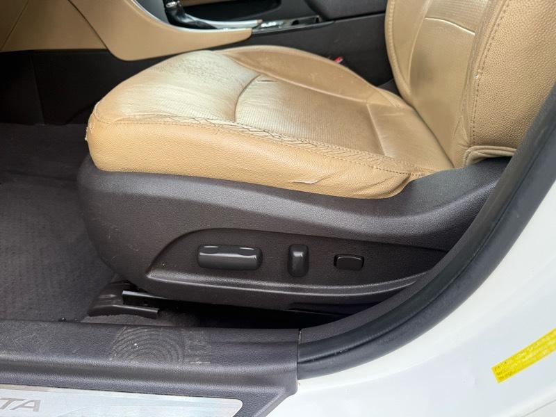 Hyundai Sonata Limited Auto 2012