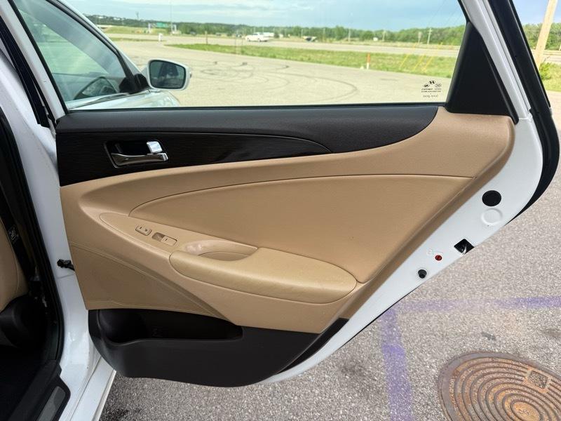 Hyundai Sonata Limited Auto 2012