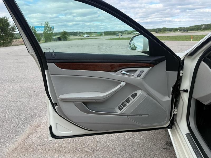 Cadillac CTS Luxury 2012