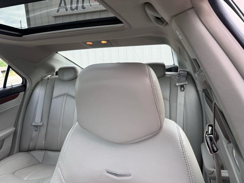 Cadillac CTS Luxury 2012