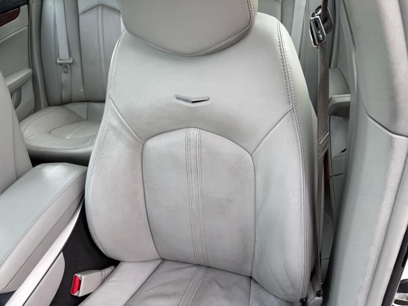 Cadillac CTS Luxury 2012