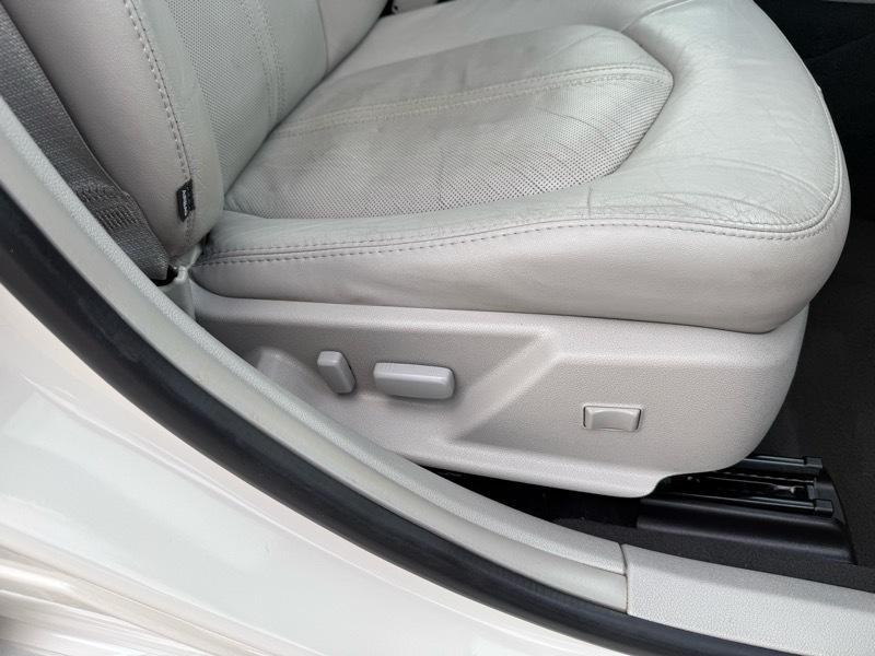 Cadillac CTS Luxury 2012