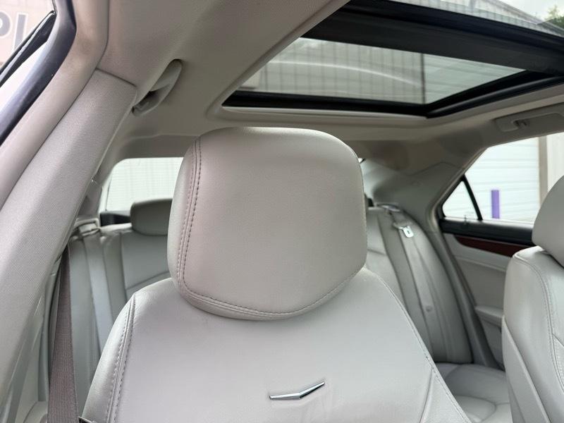 Cadillac CTS Luxury 2012