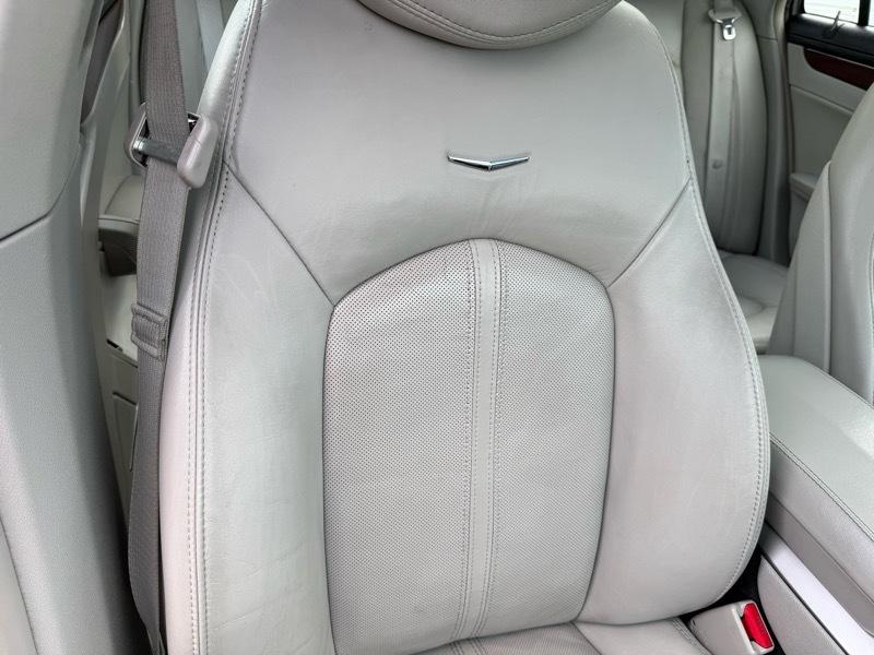 Cadillac CTS Luxury 2012