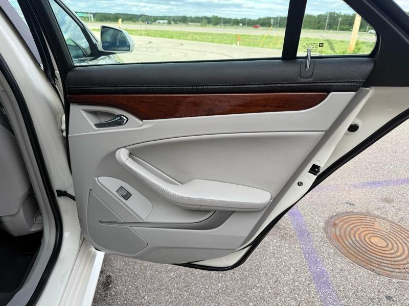 Cadillac CTS Luxury 2012