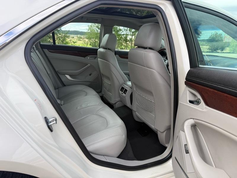 Cadillac CTS Luxury 2012