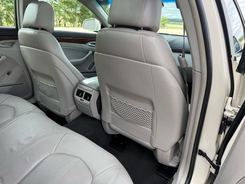 Cadillac CTS Luxury 2012