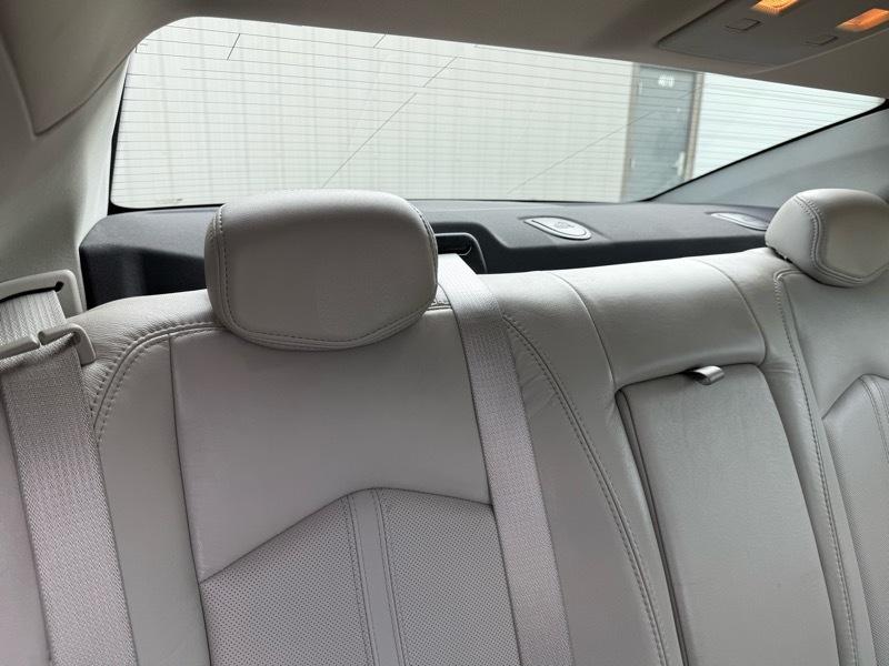 Cadillac CTS Luxury 2012