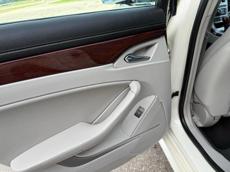 Cadillac CTS Luxury 2012