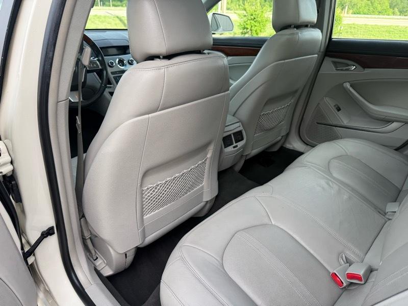 Cadillac CTS Luxury 2012