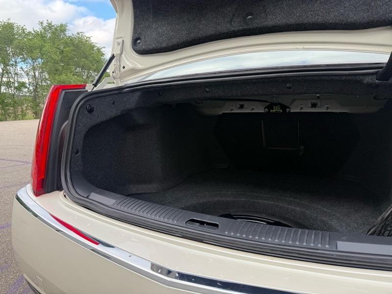 Cadillac CTS Luxury 2012