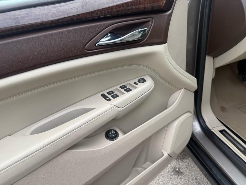 Cadillac SRX Luxury Collection AWD 2011