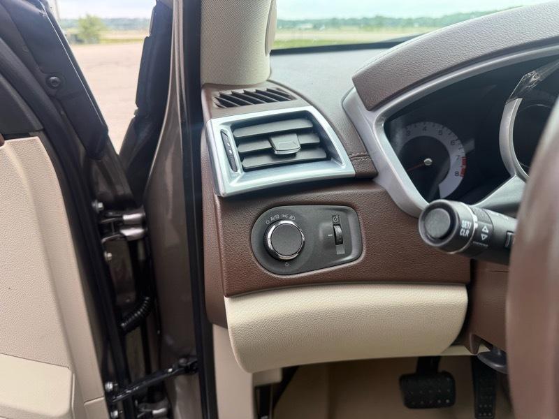 Cadillac SRX Luxury Collection AWD 2011