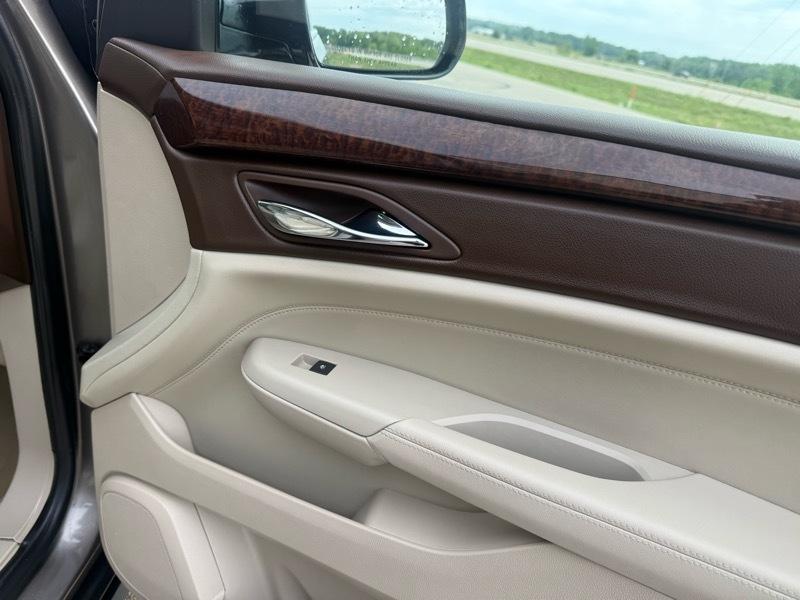 Cadillac SRX Luxury Collection AWD 2011
