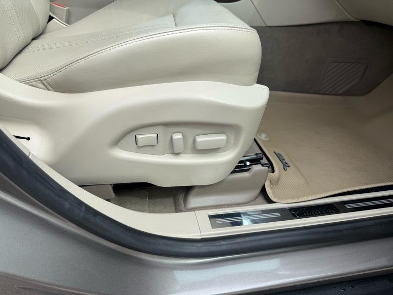 Cadillac SRX Luxury Collection AWD 2011