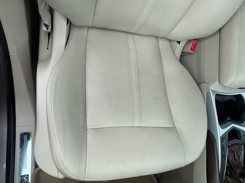Cadillac SRX Luxury Collection AWD 2011
