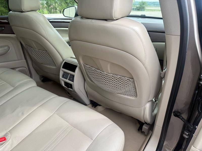 Cadillac SRX Luxury Collection AWD 2011