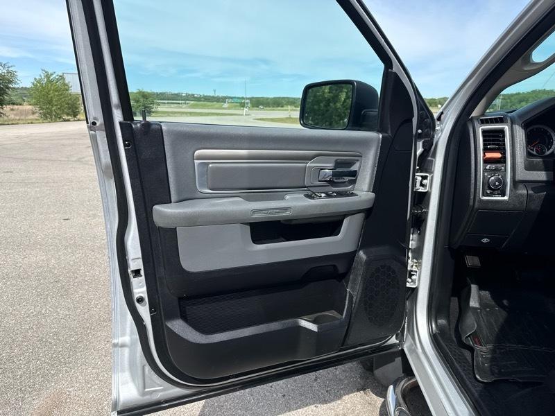 RAM 1500 SLT Quad Cab 4WD 2014