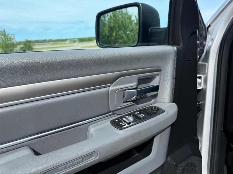 RAM 1500 SLT Quad Cab 4WD 2014