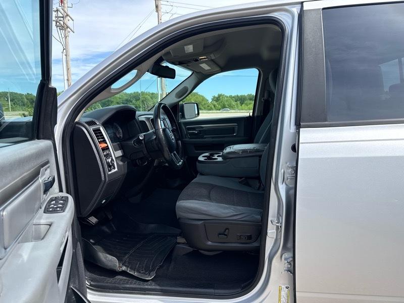 RAM 1500 SLT Quad Cab 4WD 2014