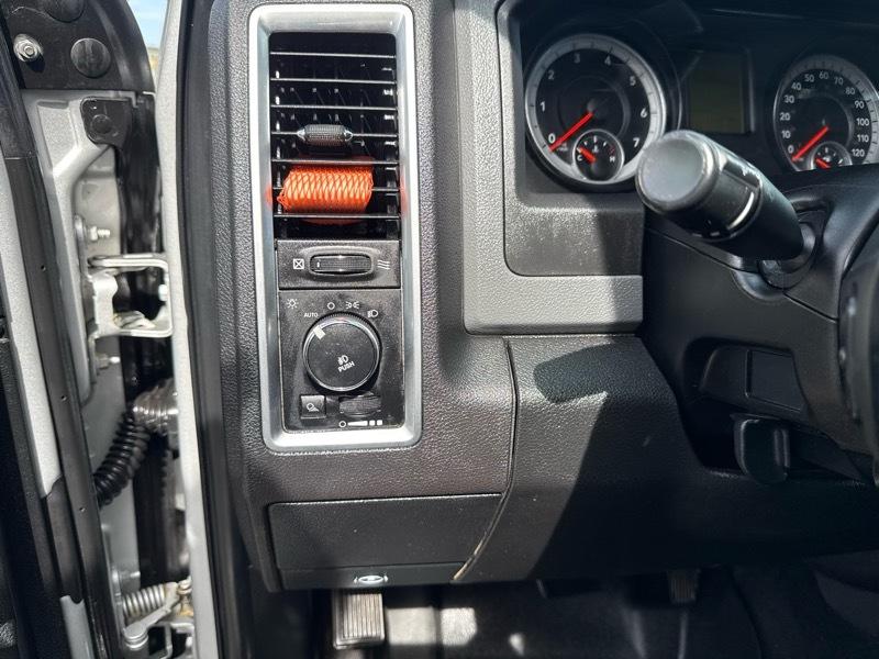 RAM 1500 SLT Quad Cab 4WD 2014
