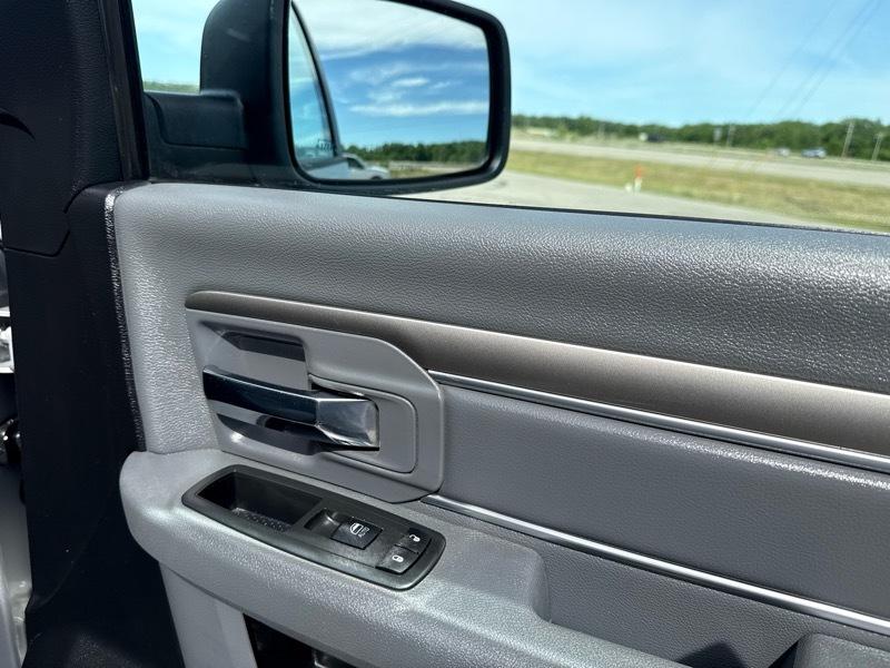 RAM 1500 SLT Quad Cab 4WD 2014
