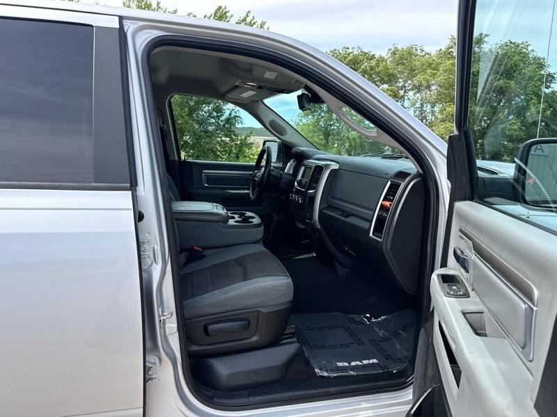 RAM 1500 SLT Quad Cab 4WD 2014