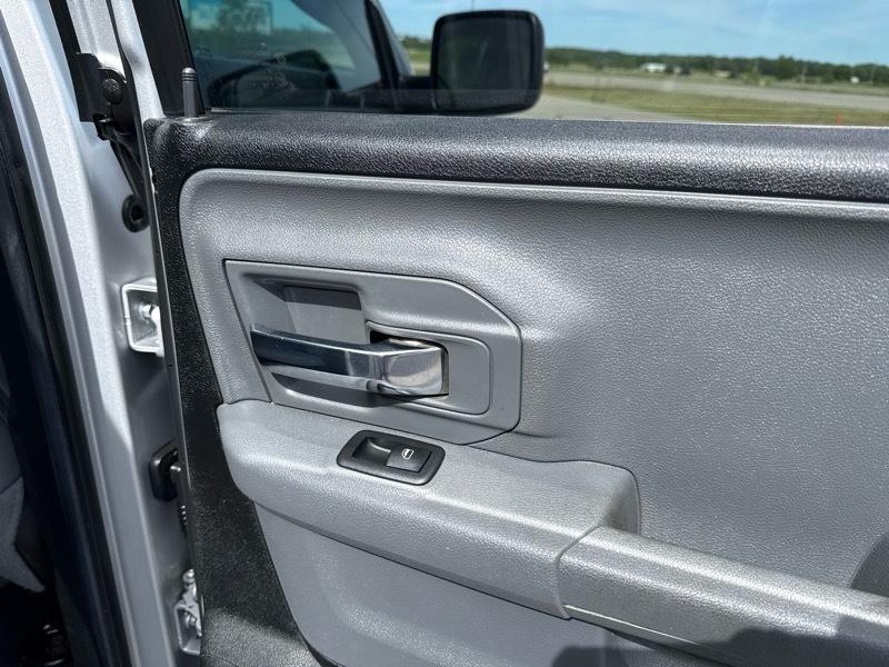 RAM 1500 SLT Quad Cab 4WD 2014