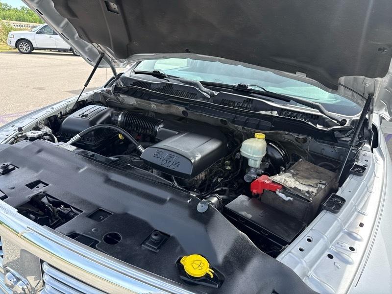 RAM 1500 SLT Quad Cab 4WD 2014