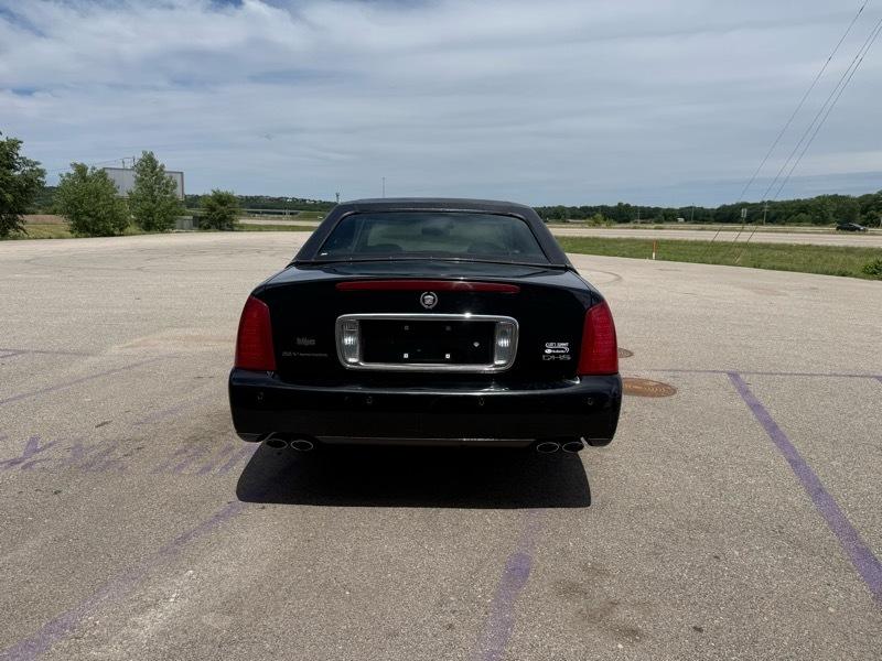 Cadillac DeVille DHS 2000