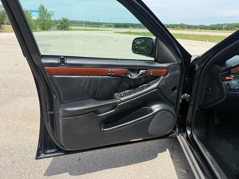 Cadillac DeVille DHS 2000