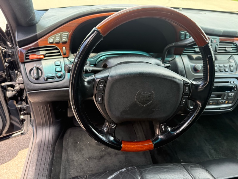 Cadillac DeVille DHS 2000