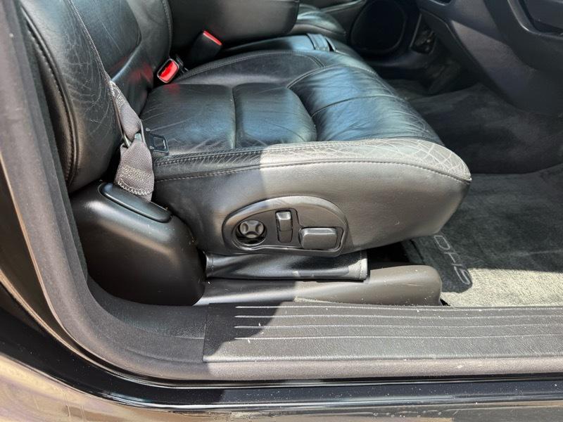 Cadillac DeVille DHS 2000