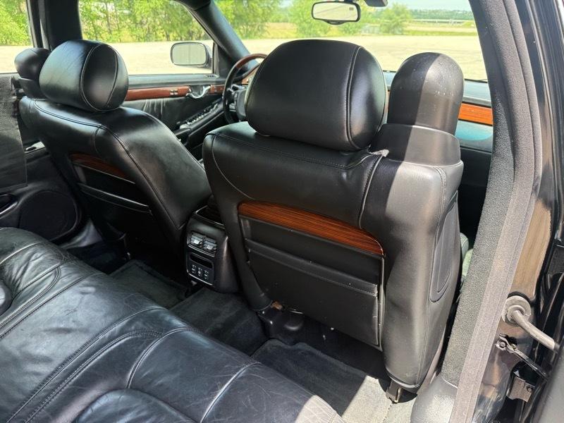Cadillac DeVille DHS 2000