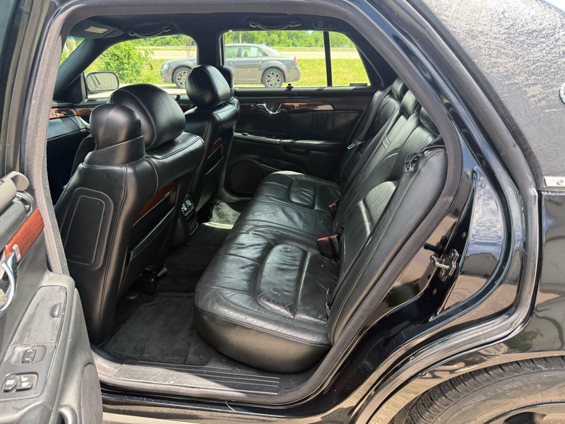 Cadillac DeVille DHS 2000