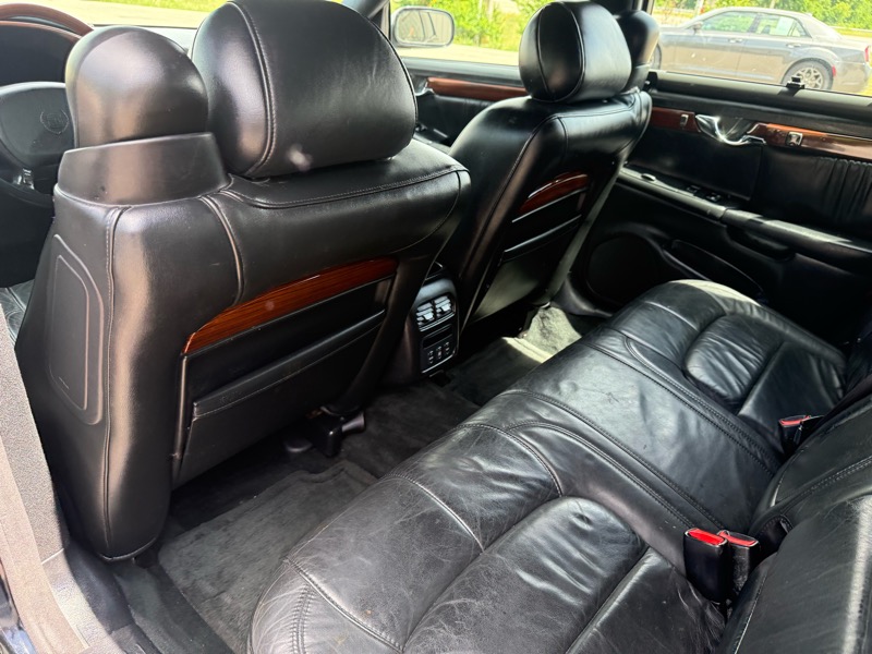 Cadillac DeVille DHS 2000